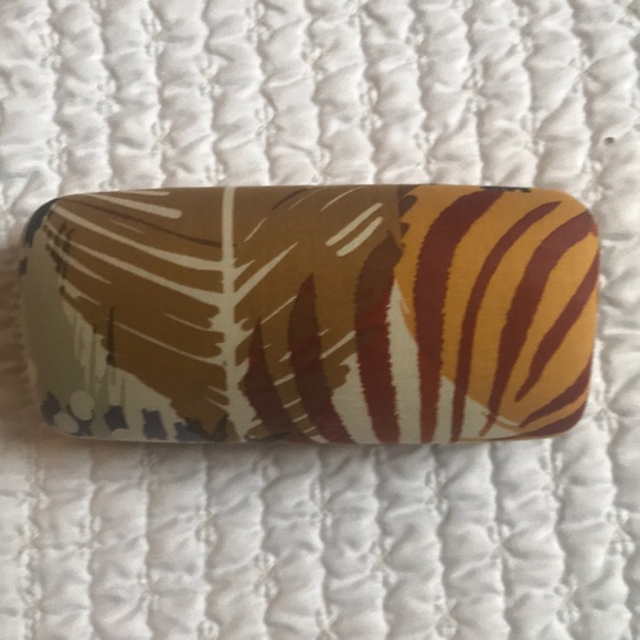 Vera Bradley Accessories - Vera Bradley Clam Shell Hard Eye Case